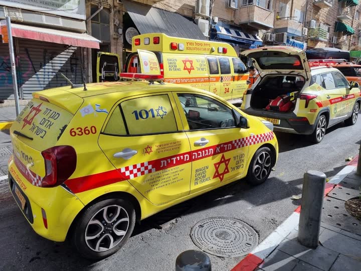כוחות הצלה וחירום בזירת התאונה