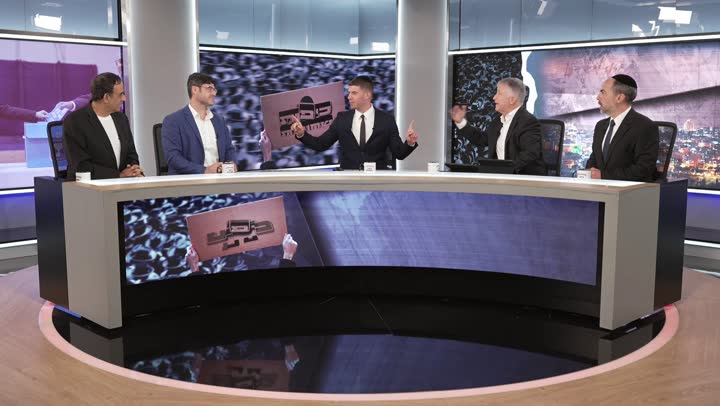 פנל פרשנים באולפן חדשות בחירות