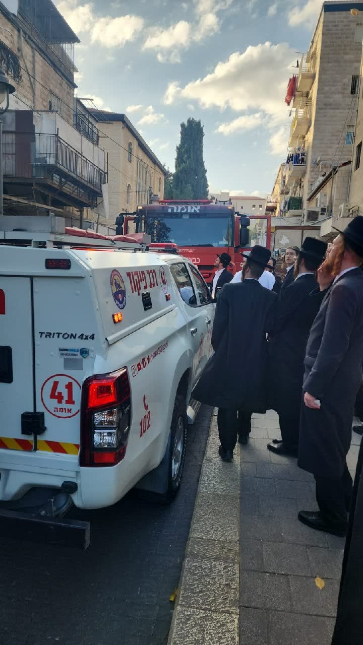 כוחות כב״א בזירת שריפה במבנה