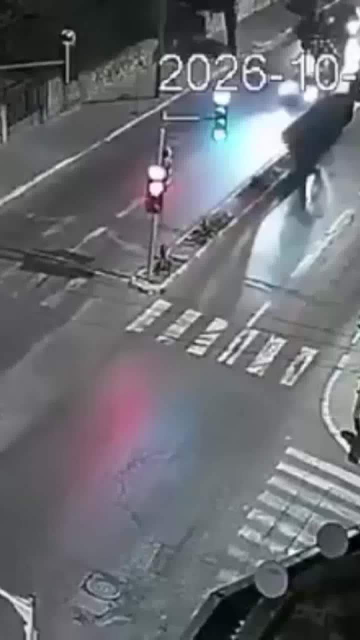 תיעוד מצלמת אבטחה של התאונה