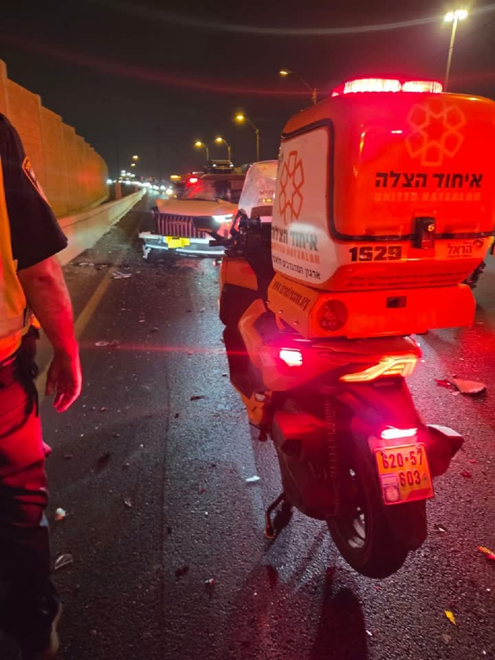 זירת תאונת הדרכים בכביש 1