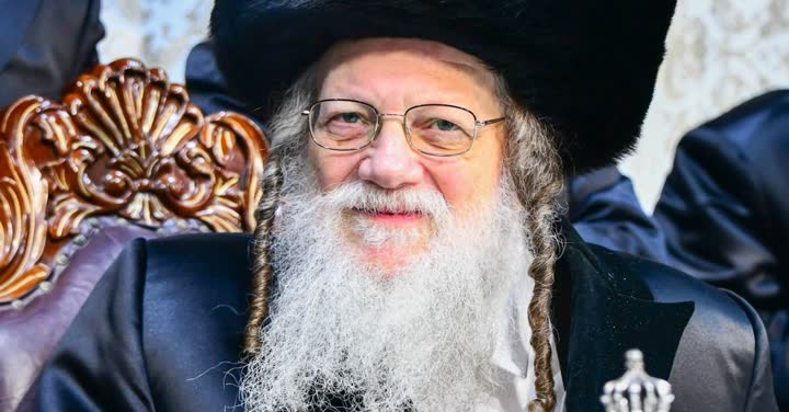 אדמו״ר בחצר חסידית