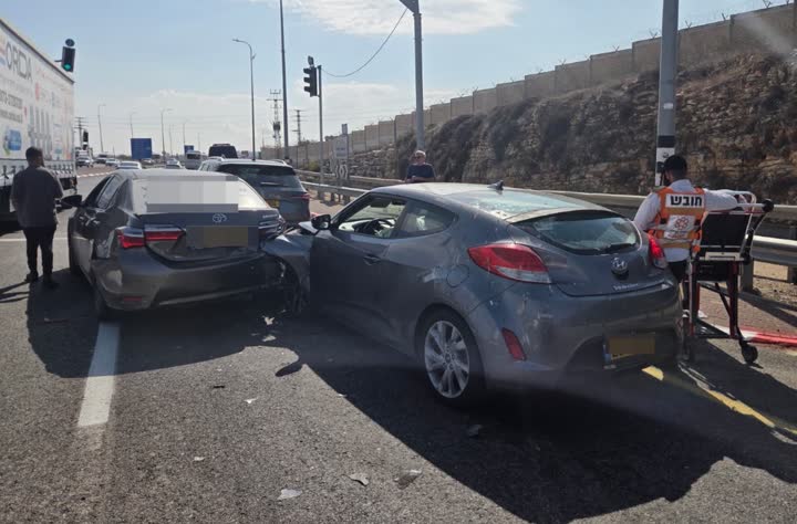 זירת תאונת דרכים בכביש 45