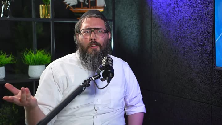 אבי לוקוב מדבר בריאיון